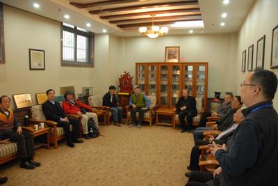 香港書畫藝術家赴交大博物館訪問交流 以筆墨架起文化橋梁